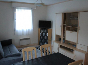 Studio calme avec balcon près centre-ville et plage, parking privé - FR-1-712-1